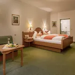 Tennis Golf Hollrigl 4*