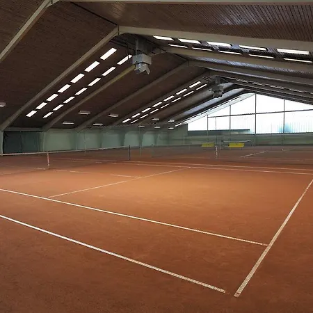 מלון Tennis Golf Hoellrigl Kottingbrunn