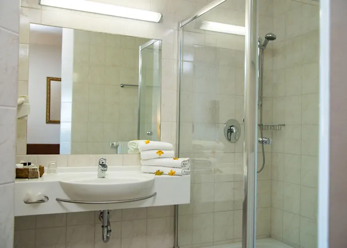 Hotel Tennis Golf Hoellrigl Kottingbrunn